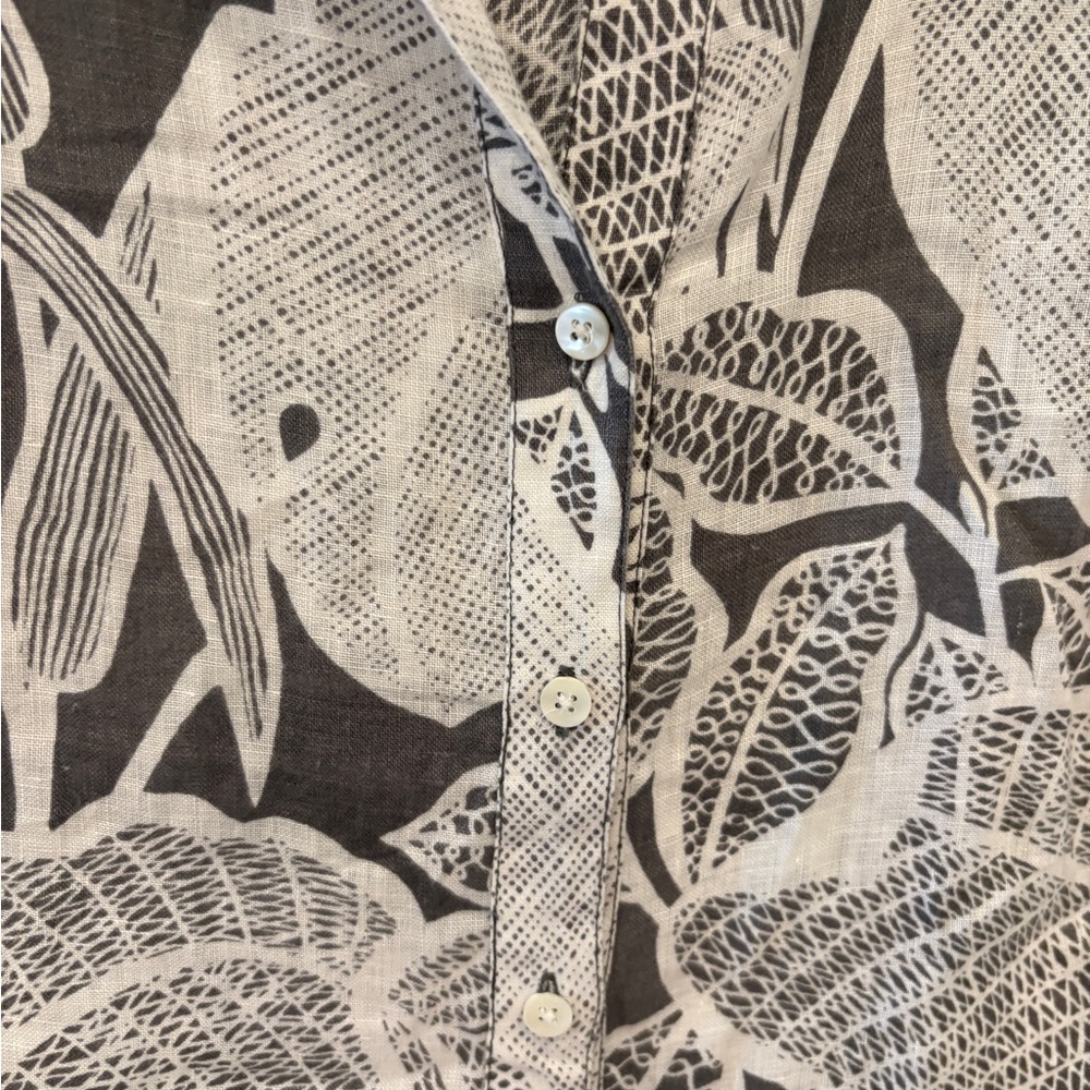 TOMMY BAHAMA Shirt Womens Large L Button Front Linen Grey & White Floral - Picture 4 of 10